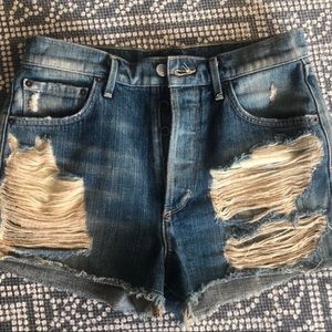 AGOLDE anja distressed shorts